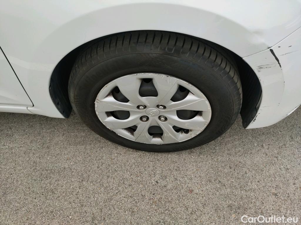  Hyundai  i20 HYUNDAI  / 2018 / 5P / berlina con portón 1.0 TGDI 74kW (100CV) Essence LE(SP)(SL) #39