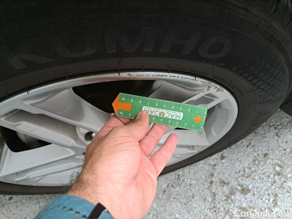  Land Rover  Discovery HYUNDAI Kona / 2020 / 5P / todoterreno 1.0 TGDI 48V Maxx 4X2 #11