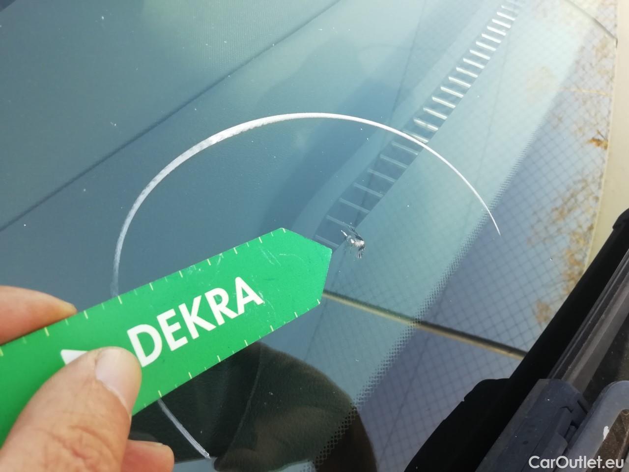 Hyundai   Ioniq HYUNDAI / 2019 / 5P / berlina con portón 1.6 GDI PHEV Klass DCT #16