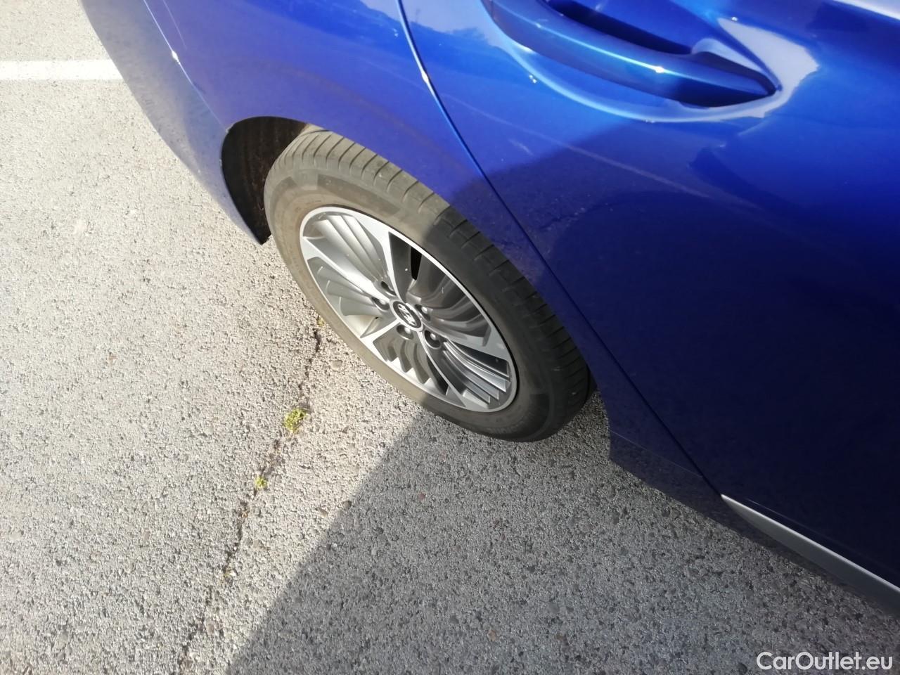  Hyundai   Ioniq HYUNDAI / 2019 / 5P / berlina con portón 1.6 GDI PHEV Klass DCT #10