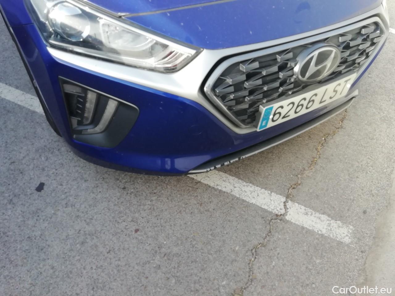  Hyundai   Ioniq HYUNDAI / 2019 / 5P / berlina con portón 1.6 GDI PHEV Klass DCT #3