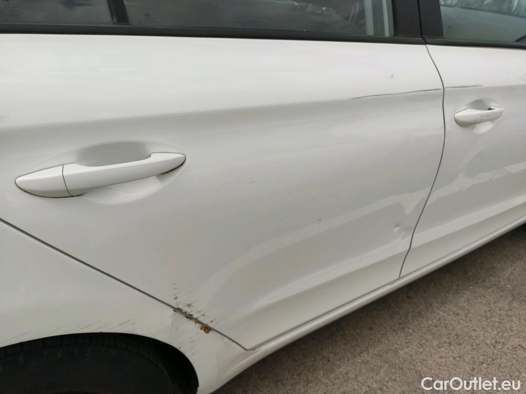  Hyundai  i20 HYUNDAI  / 2018 / 5P / berlina con portón 1.0 TGDI 74kW (100CV) Essence LE(SP)(SL) #15