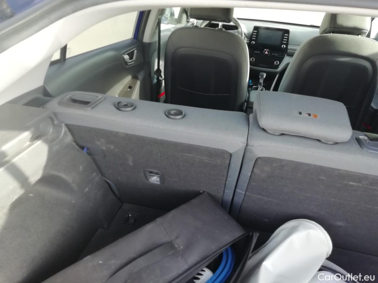  Hyundai   Ioniq HYUNDAI / 2019 / 5P / berlina con portón 1.6 GDI PHEV Klass DCT #18