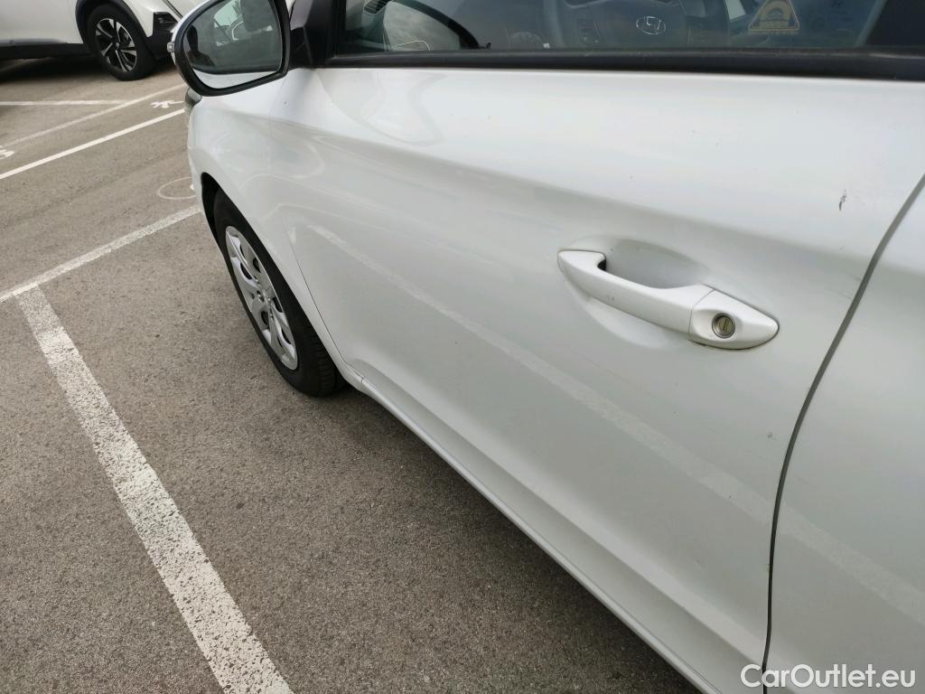  Hyundai  i20 HYUNDAI  / 2018 / 5P / berlina con portón 1.0 TGDI 74kW (100CV) Essence LE(SP)(SL) #20