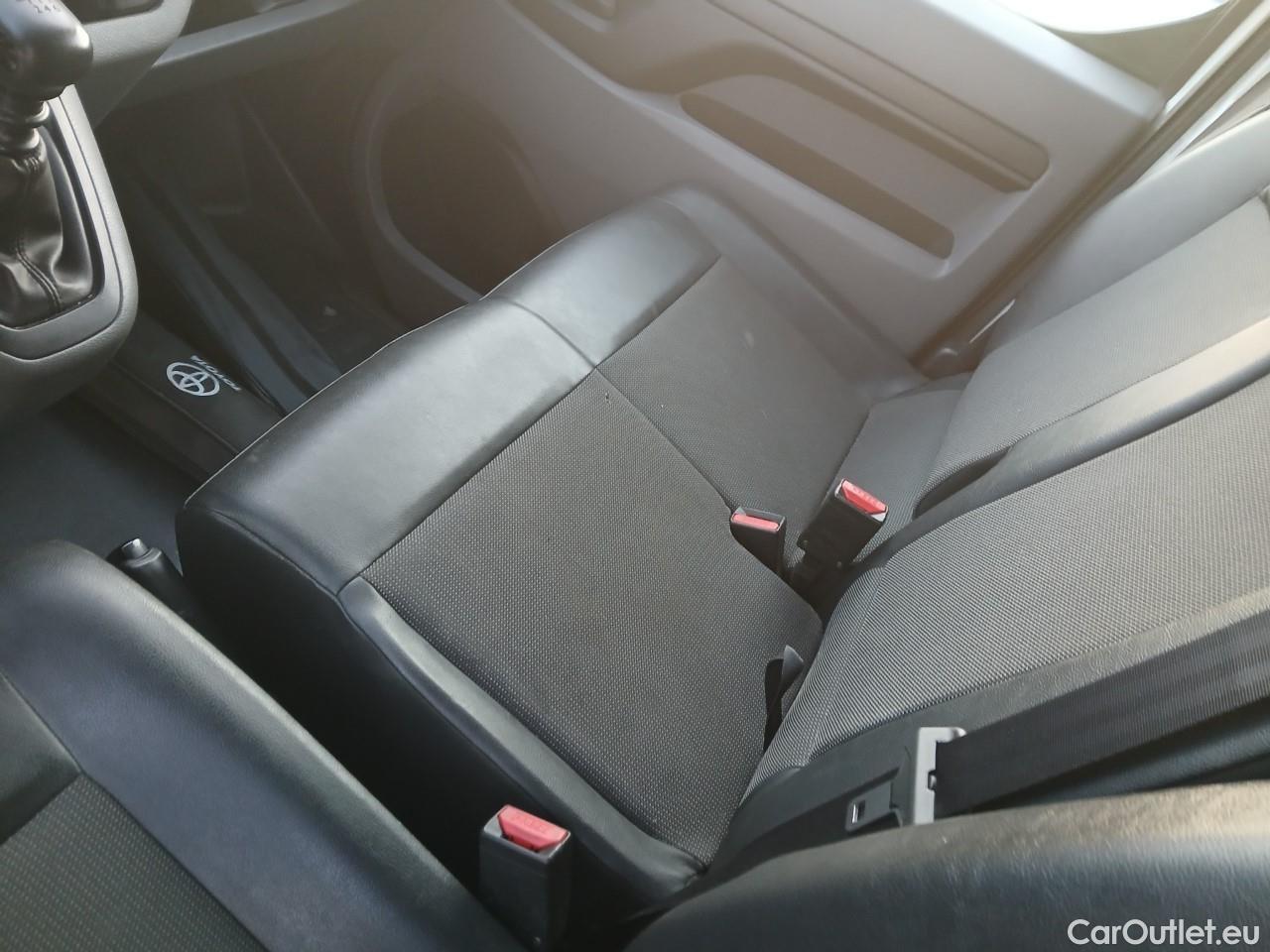  Toyota  Proace TOYOTA  / 2016 / 4P / furgón FU. MEDIO (L1) 2.0D 90kW COMFORT CARGA + #7