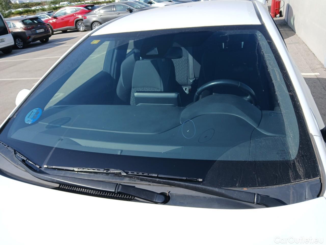  Toyota  Corolla TOYOTA  / 2019 / 5P / berlina con portón 1.8 125H BUSINESS PLUS E-CVT #13