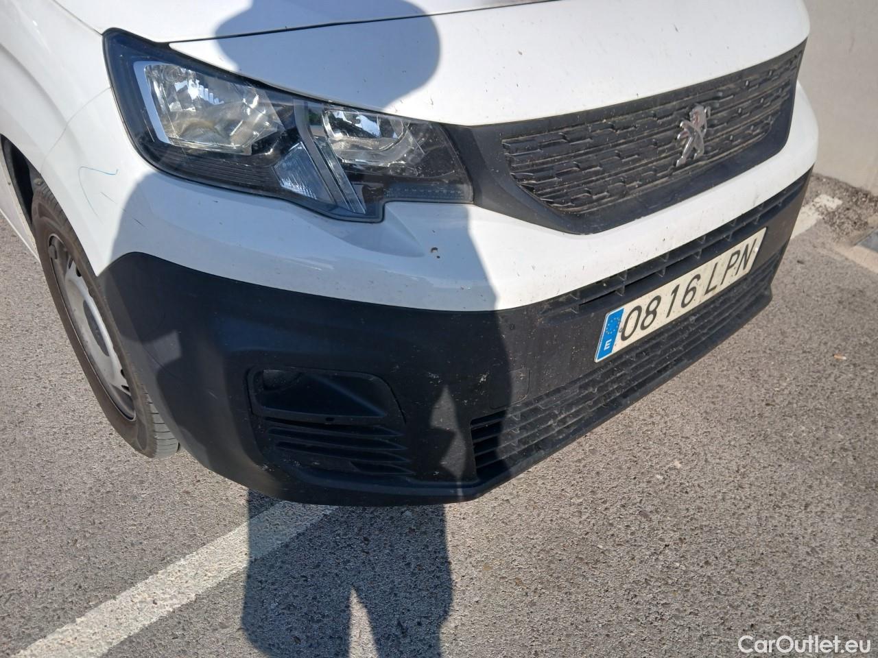  Peugeot  Partner PEUGEOT  / 2018 / 4P / furgón derivado de turismo Premium Long 1000kg BlueHDi 73kW #3