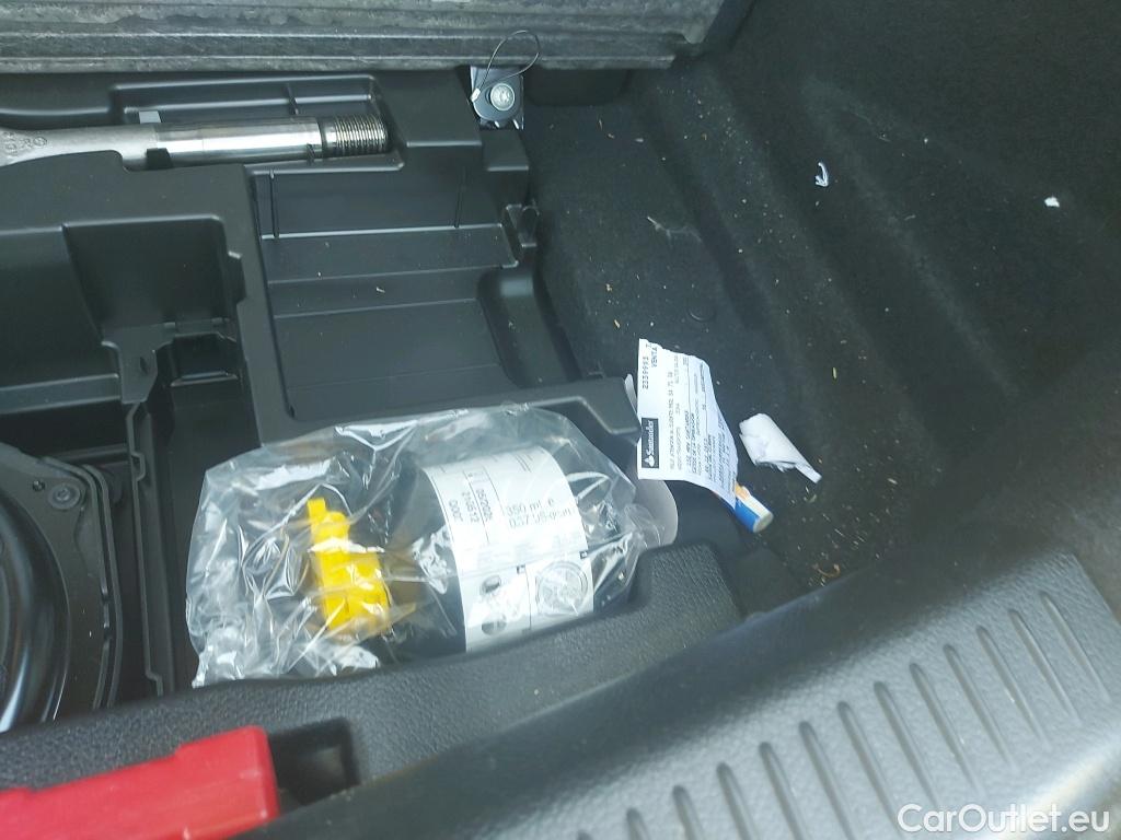  Mercedes  A-Klasse MERCEDES-BENZ Clase A / 2018 / 5P / berlina con portón A 250 e #23