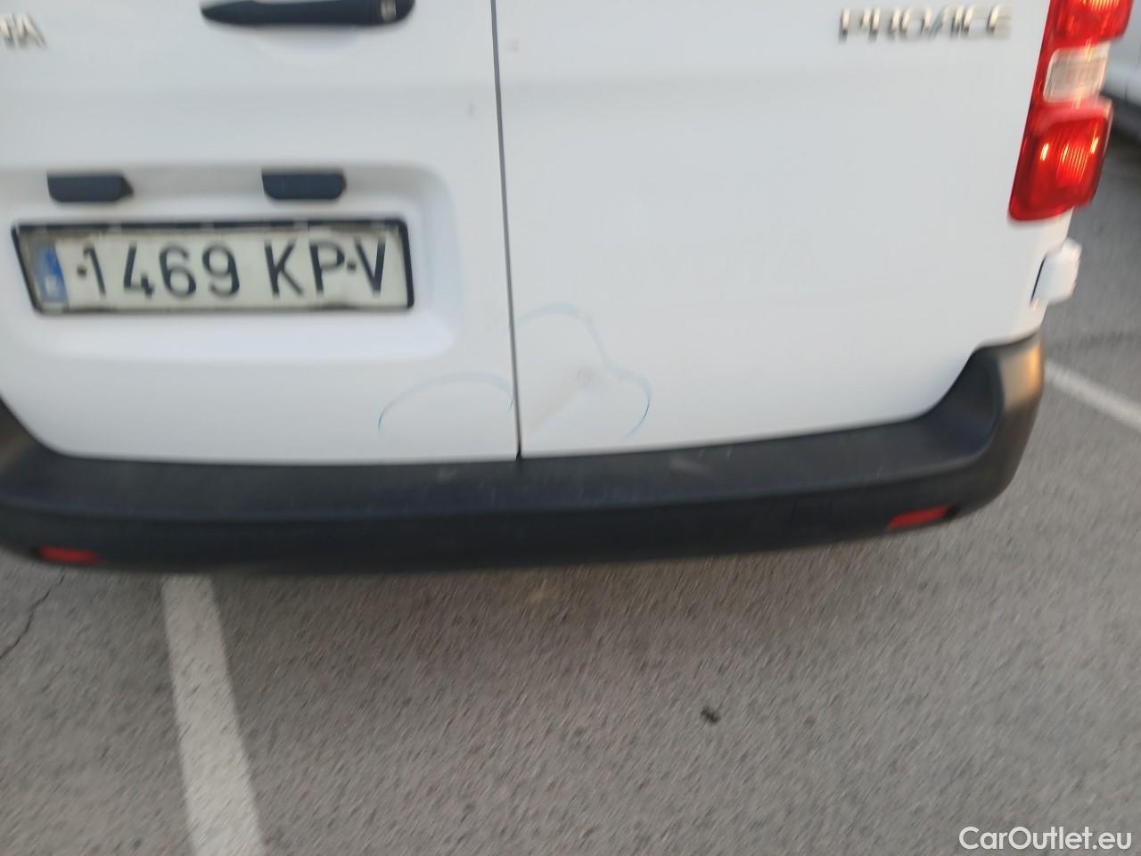  Toyota  Proace TOYOTA  / 2016 / 4P / furgón FU. MEDIO (L1) 2.0D 90kW COMFORT CARGA + #18