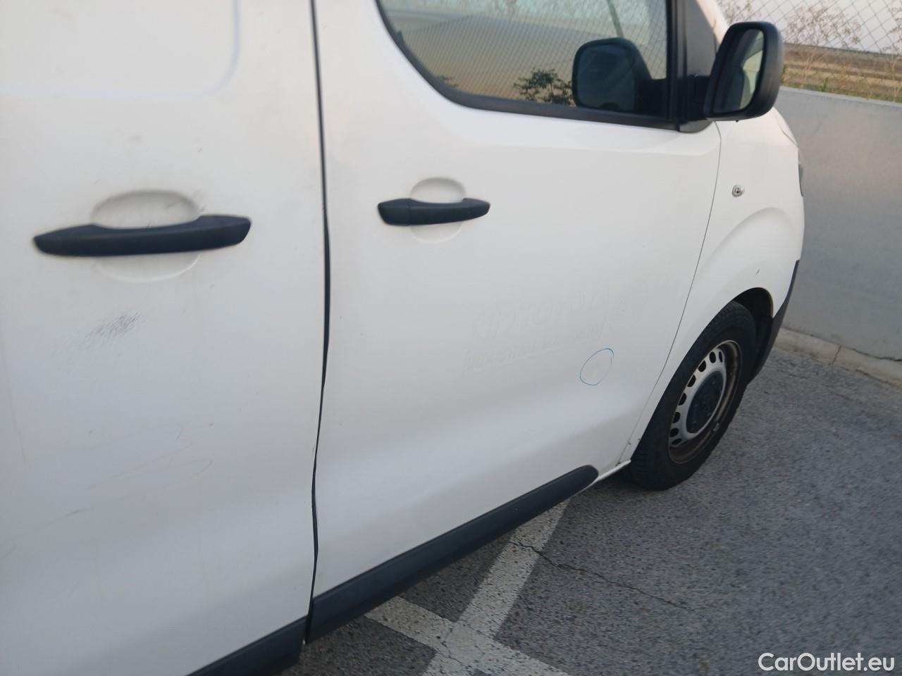  Toyota  Proace TOYOTA  / 2016 / 4P / furgón FU. MEDIO (L1) 2.0D 90kW COMFORT CARGA + #24