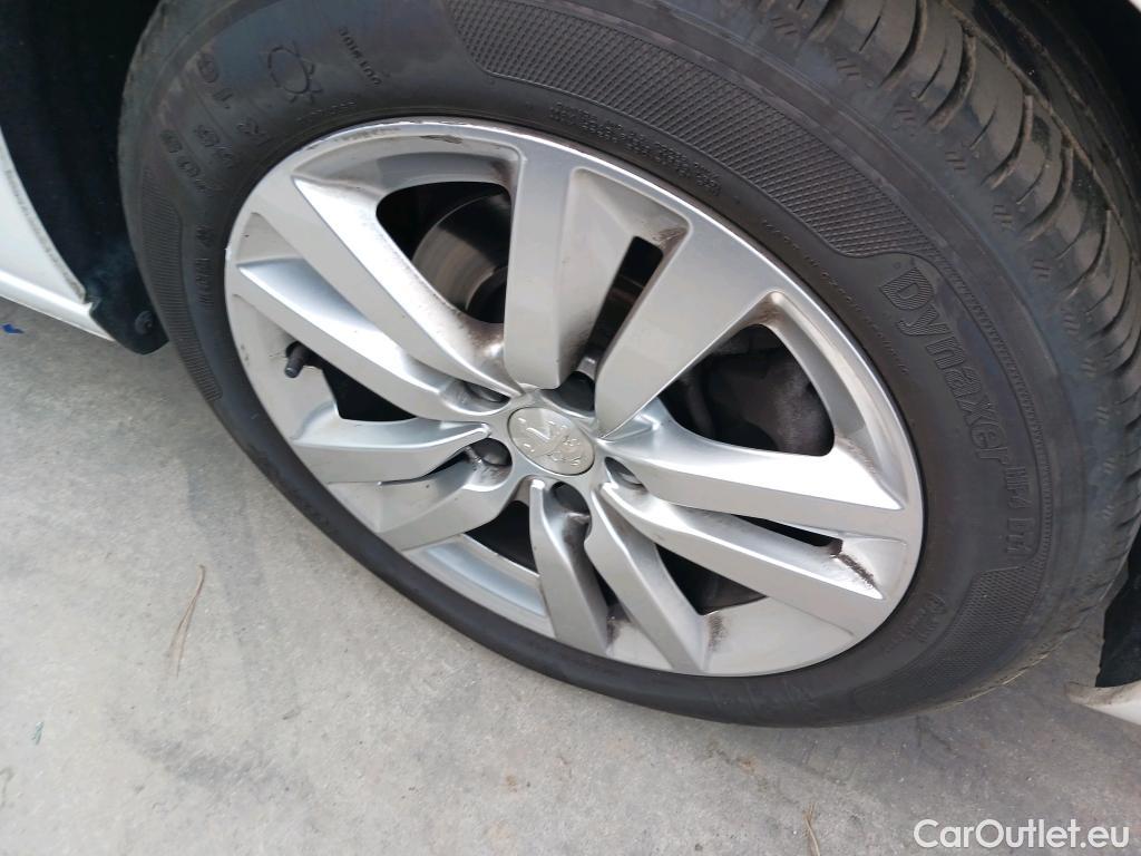  Peugeot  308  Active Pack 1.5 HDi 130CV MT6 E6d #10