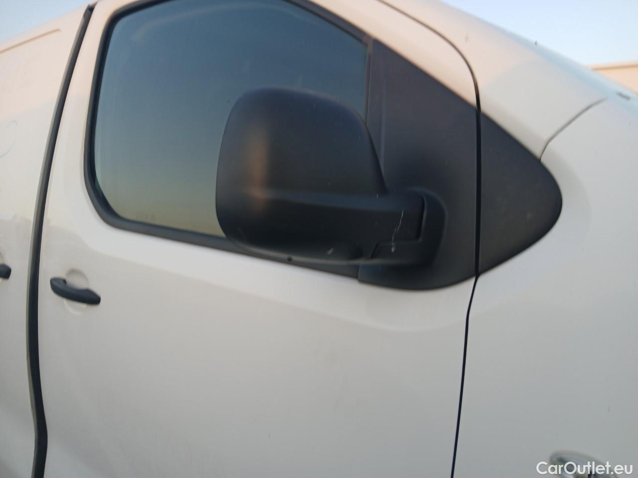  Toyota  Proace TOYOTA  / 2016 / 4P / furgón FU. MEDIO (L1) 2.0D 90kW COMFORT CARGA + #25