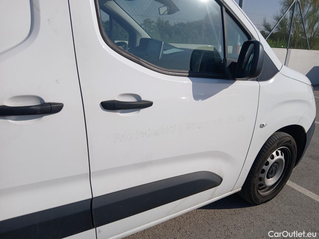  Peugeot  Partner PEUGEOT  / 2018 / 4P / furgón derivado de turismo Premium Long 1000kg BlueHDi 73kW #19