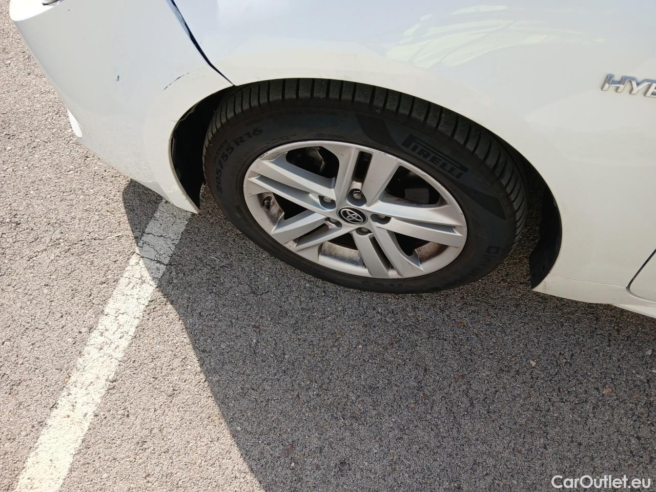  Toyota  Corolla TOYOTA  / 2019 / 5P / berlina con portón 1.8 125H BUSINESS PLUS E-CVT #1