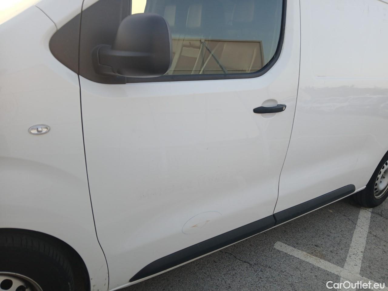  Toyota  Proace TOYOTA  / 2016 / 4P / furgón FU. MEDIO (L1) 2.0D 90kW COMFORT CARGA + #6