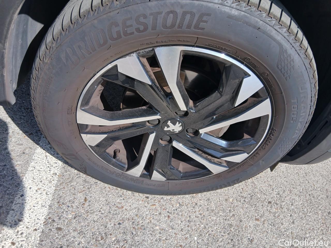  Peugeot  2008  Allure Pack 1.2 PureTech 130CV AT8 E6d #30