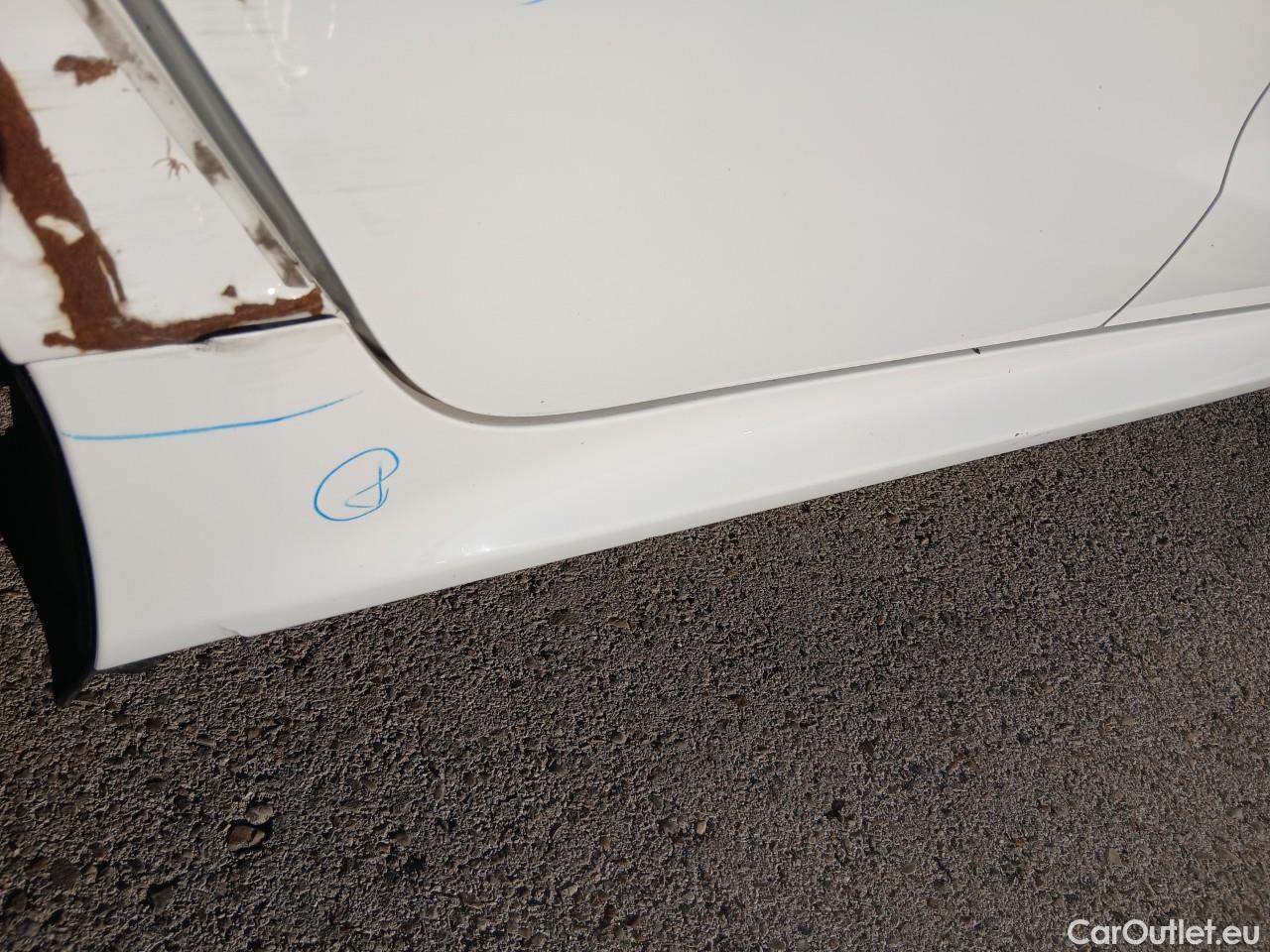  Toyota  Yaris TOYOTA  / 2020 / 5P / berlina con portón 1.5 120H Business Plus #38