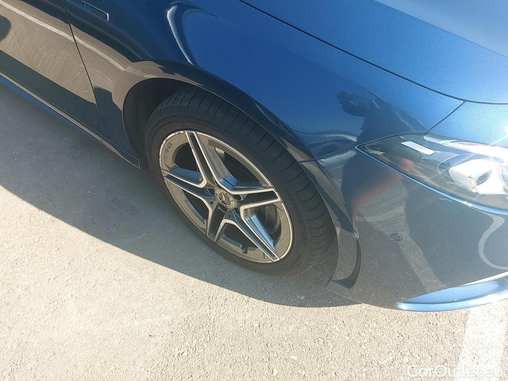  Mercedes  A-Klasse MERCEDES-BENZ Clase A / 2018 / 5P / berlina con portón A 250 e #10
