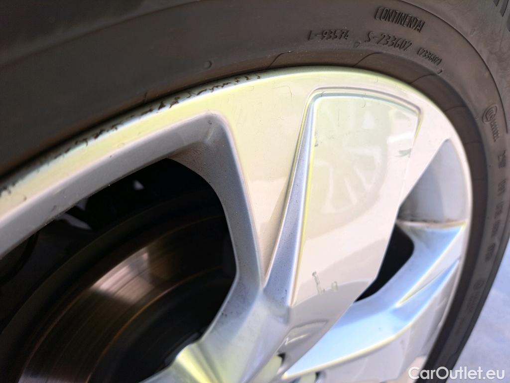  Volvo  XC 40 VOLVO XC40 / 2017 / 5P / todoterreno 1.5 T2 Momentum Pro Auto #10