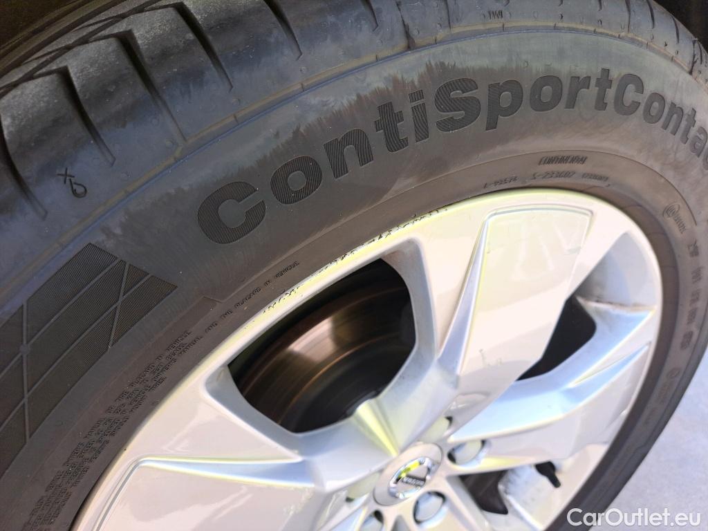  Volvo  XC 40 VOLVO XC40 / 2017 / 5P / todoterreno 1.5 T2 Momentum Pro Auto #9