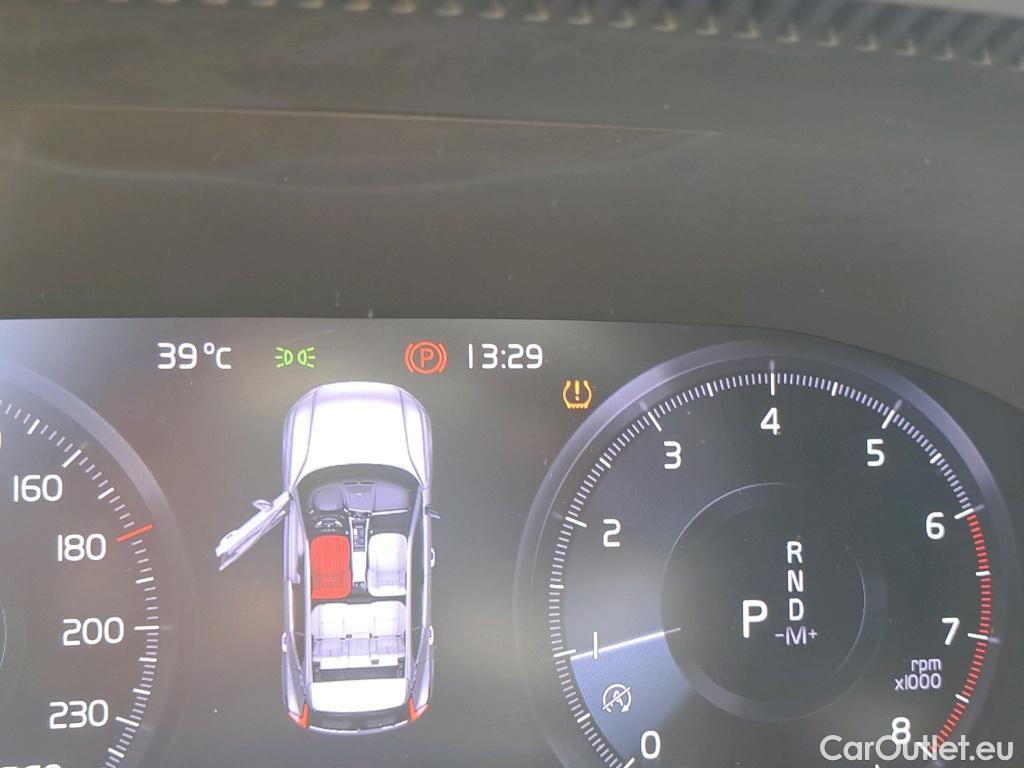  Volvo  XC 40 VOLVO XC40 / 2017 / 5P / todoterreno 1.5 T2 Momentum Pro Auto #26