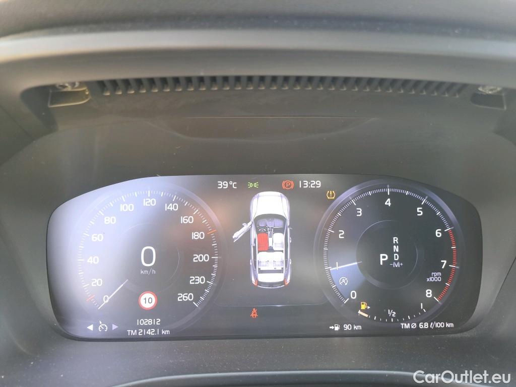  Volvo  XC 40 VOLVO XC40 / 2017 / 5P / todoterreno 1.5 T2 Momentum Pro Auto #25