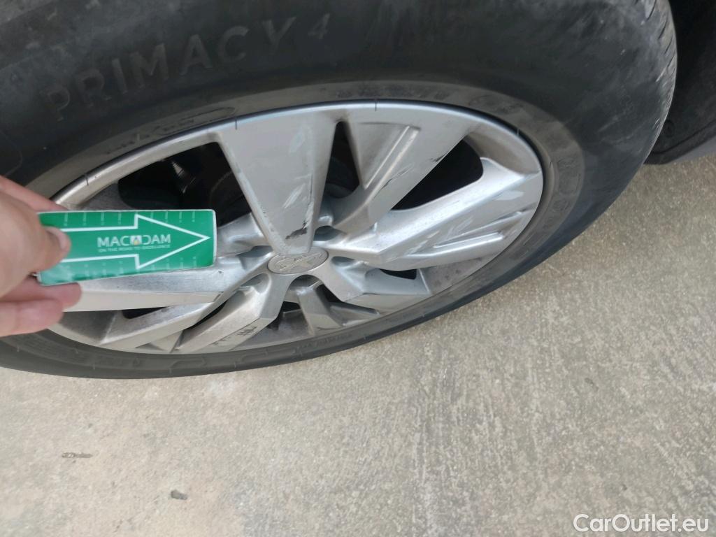  Peugeot  3008  Active Pack 1.5 HDi 130CV MT6 E6d #10