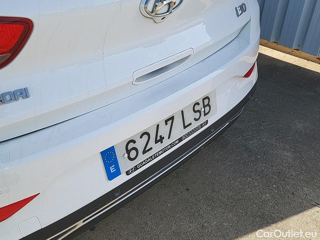  Land Rover  Discovery HYUNDAI i30 / 2020 / 5P / berlina con portón 1.6 CRDI 85kW (116CV) Klass #15