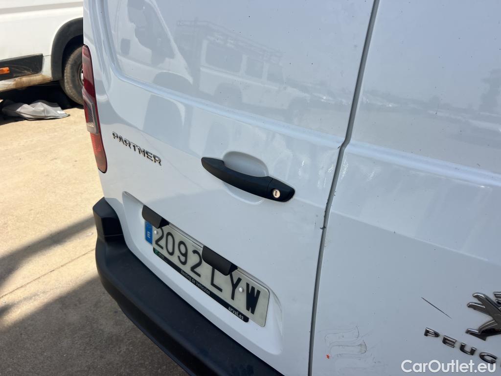  Peugeot  Partner PEUGEOT  / 2018 / 3P / furgón derivado de turismo Pro Standard 600kg BlueHDi 73kW #9