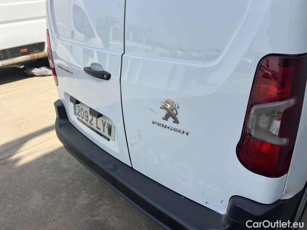  Peugeot  Partner PEUGEOT  / 2018 / 3P / furgón derivado de turismo Pro Standard 600kg BlueHDi 73kW #17