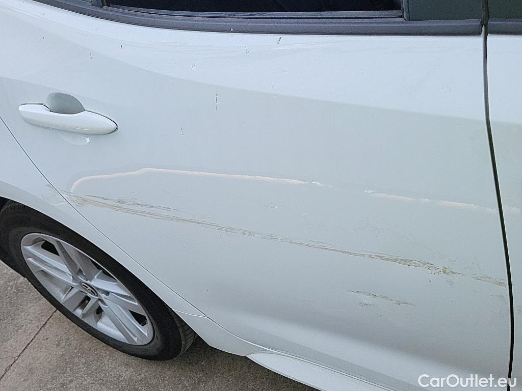  Toyota  Corolla TOYOTA  / 2019 / 5P / berlina con portón 1.8 125H BUSINESS PLUS E-CVT #1