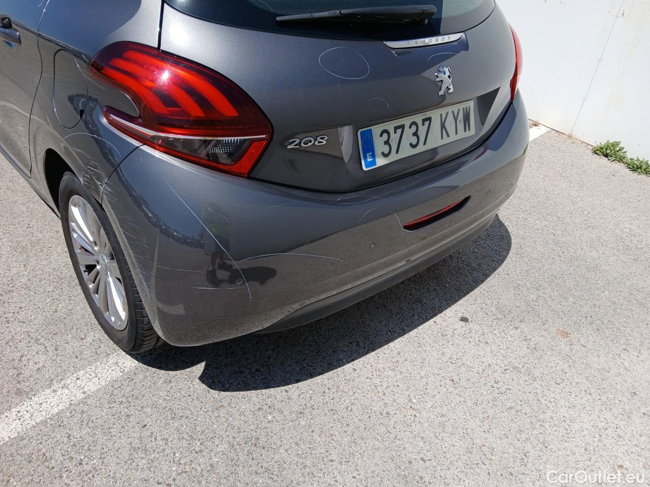  Peugeot  208 PEUGEOT  / 2015 / 5P / berlina con portón 5P Signature 1.2L PureTech 81KW (110CV) (AC) #29