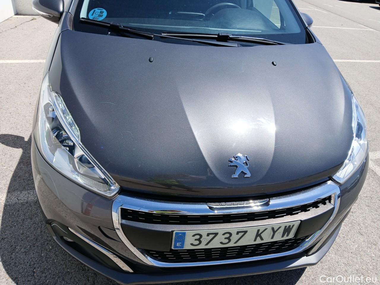  Peugeot  208 PEUGEOT  / 2015 / 5P / berlina con portón 5P Signature 1.2L PureTech 81KW (110CV) (AC) #17