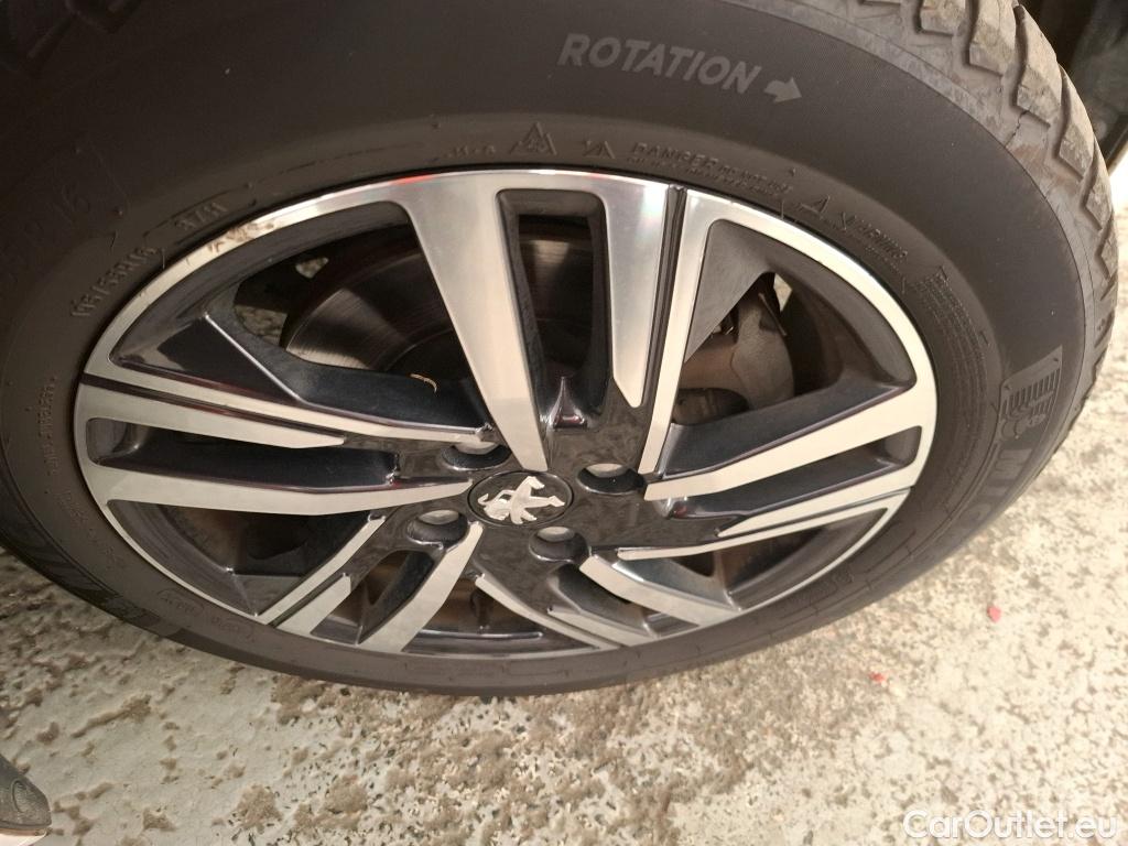 Peugeot  208  Allure 1.5 HDi 100CV BVM6 E6d #13