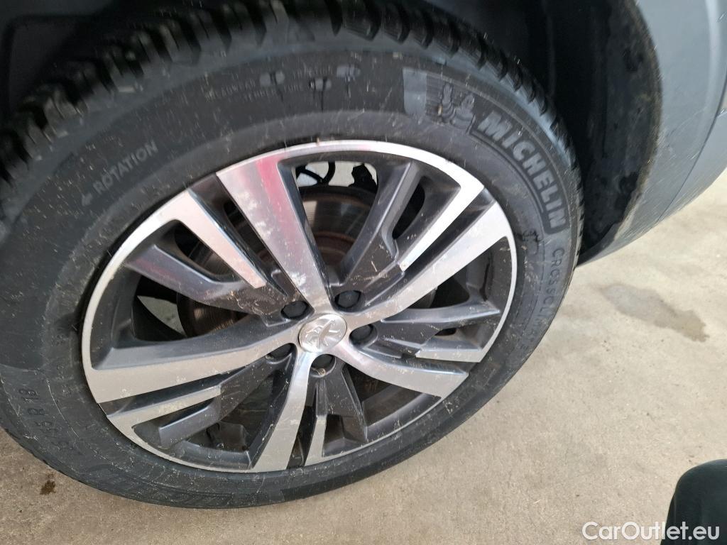  Peugeot  5008  Allure Pack 1.5 HDi 130CV BVA8 7 Sieges E6d #44