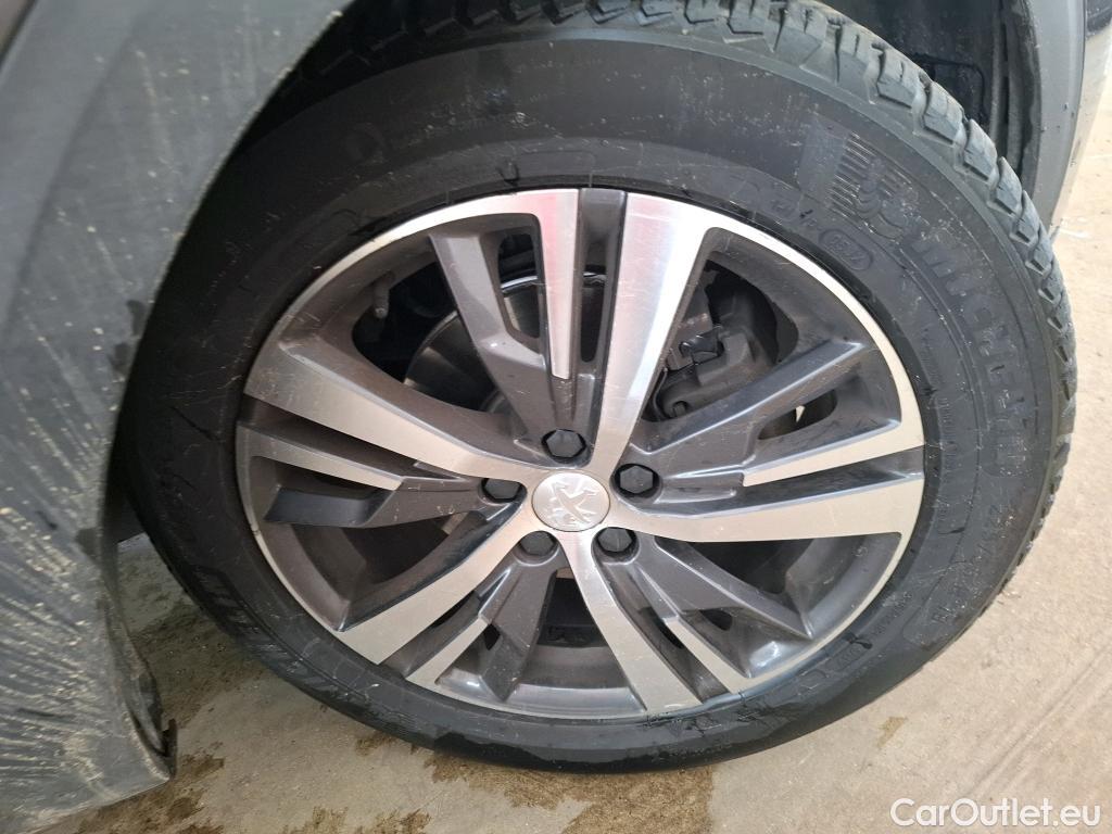  Peugeot  5008  Allure Pack 1.5 HDi 130CV BVA8 7 Sieges E6d #52