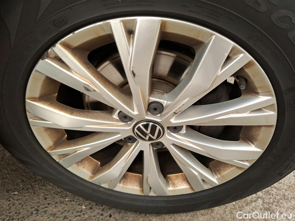  Volkswagen  Tiguan VOLKSWAGEN  / 2020 / 5P / SUV 2.0 TDI 150 DSG7 Life #2