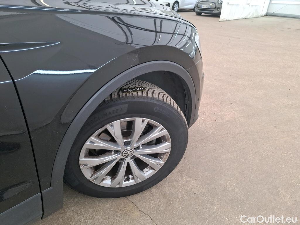  Volkswagen  Tiguan VOLKSWAGEN  / 2016 / 5P / SUV 1.5 TSI 150 EVO DSG7 Confortline Busines #15