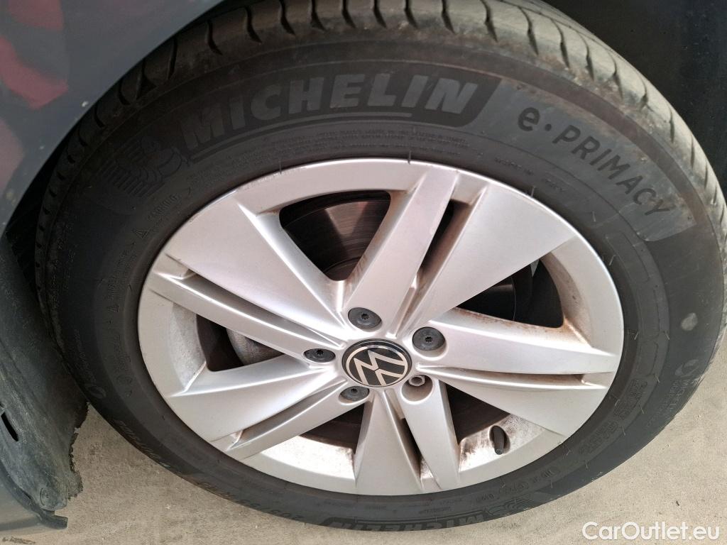  Volkswagen  Golf  VOLKSWAGEN / 2020 / 5P / Berline 2.0 TDI SCR 150 DSG7 Life Busi 1st #10