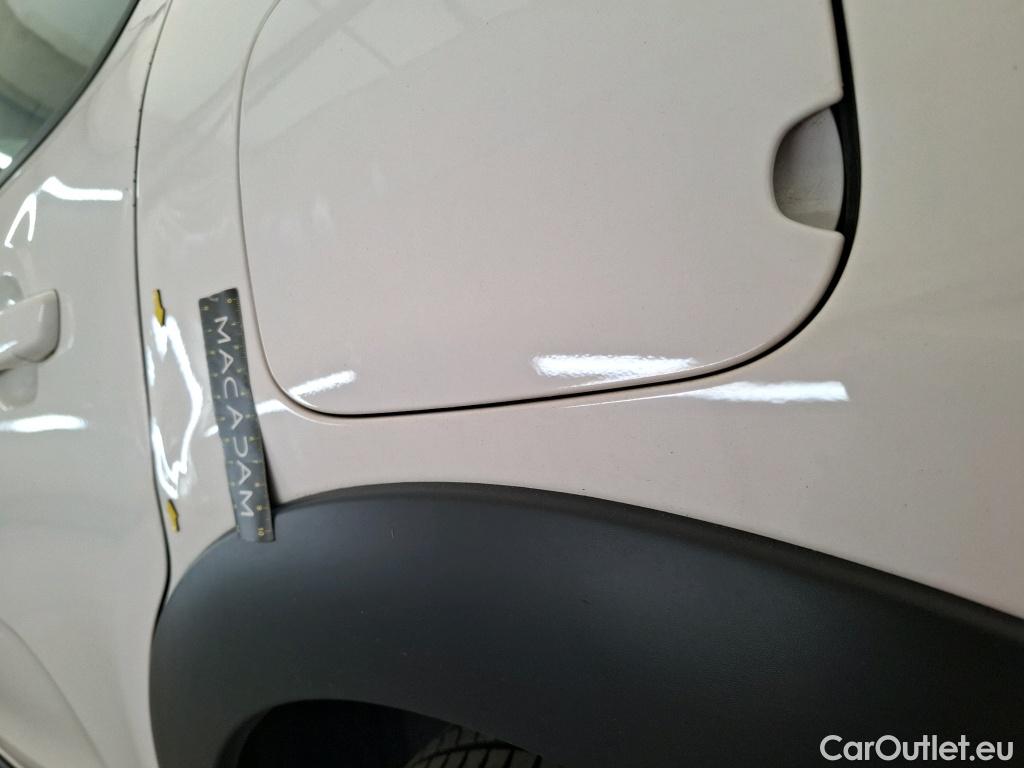  Citroen  C3  Société Feel Nav 1.2 PureTech 80CV BVM5 E6d #3