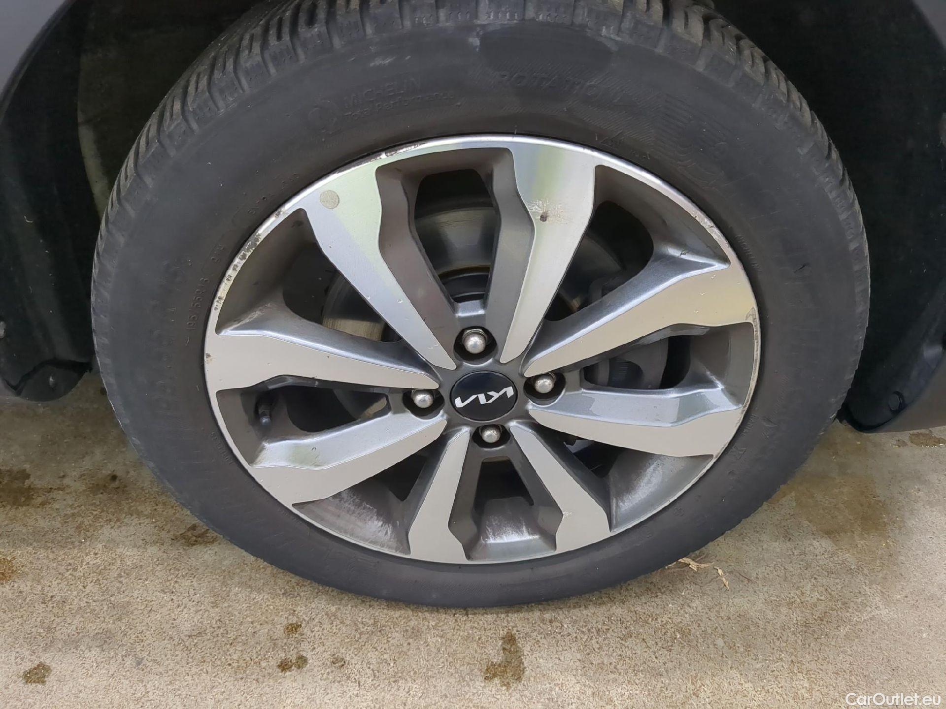  KIA  STONIC  Active 1.0 T-GDI 120CV BVA7 / TRANSFO VP VF #9