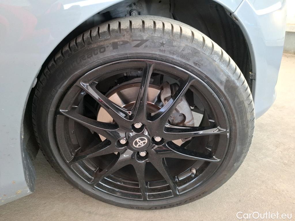  Toyota  Yaris TOYOTA  Hybride 5p Berline 1.5 VVT-I HYBRID GR SPORT #24