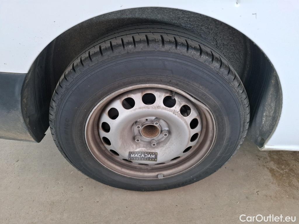  Peugeot  Expert  Fourgon Premium L2 1.5 HDi 120CV BVM6 E6d #16