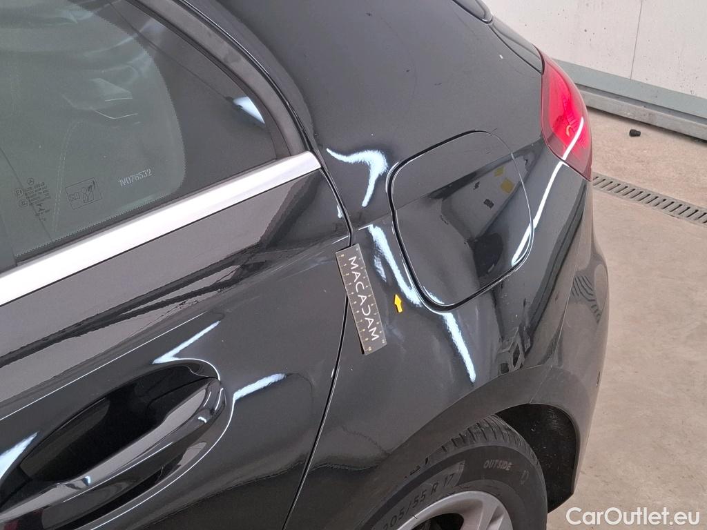  Mercedes  A-Klasse MERCEDES-BENZ Classe A Compact / 2018 / 5P / Berline A 180 Business Line 7G-DCT #36