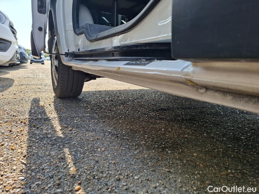  Renault  Trafic RENAULT  / 2019 / 4P / Combi Zen L1 dCi 120 S&S - 8 pl #3