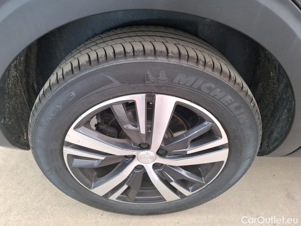  Peugeot  5008  GT Line 1.6 165CV BVA6 7 Sieges E6 #23