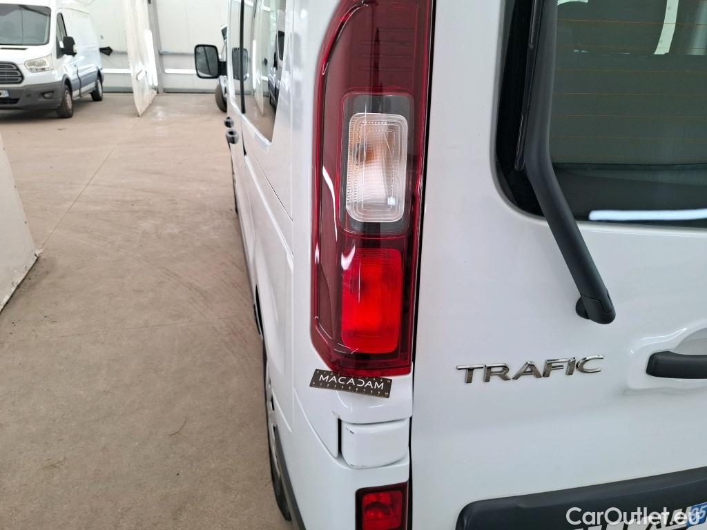  Renault  Trafic RENAULT  / 2019 / 4P / Combi Zen L1 dCi 120 S&S - 8 pl #59