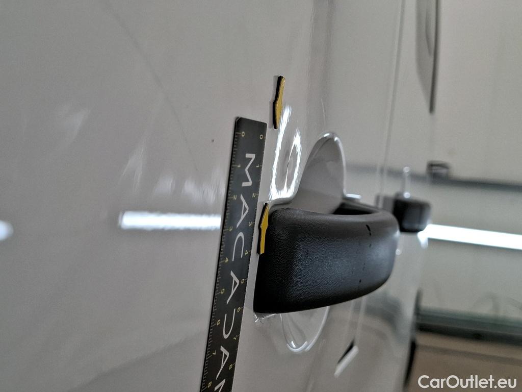  Renault  Trafic RENAULT  / 2019 / 4P / Combi Zen L1 dCi 120 S&S - 8 pl #38