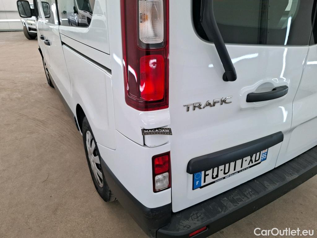  Renault  Trafic RENAULT  / 2019 / 4P / Combi Zen L1 dCi 120 S&S - 8 pl #103