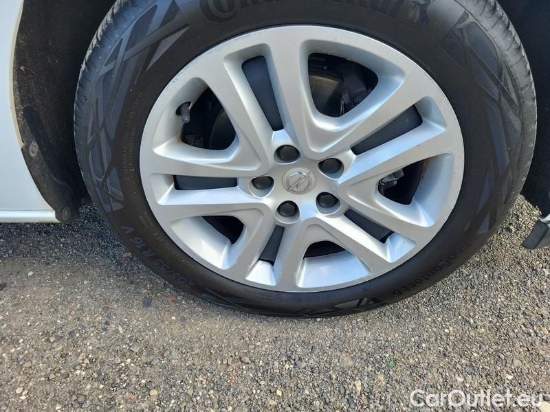  Opel  Astra  K Sports Tourer (2015) ST 1.5CDTi 77 Edition 5d #13